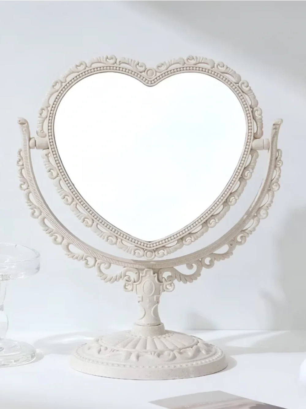 Heart-Shaped Ornate Vanity Mirror - Cream
